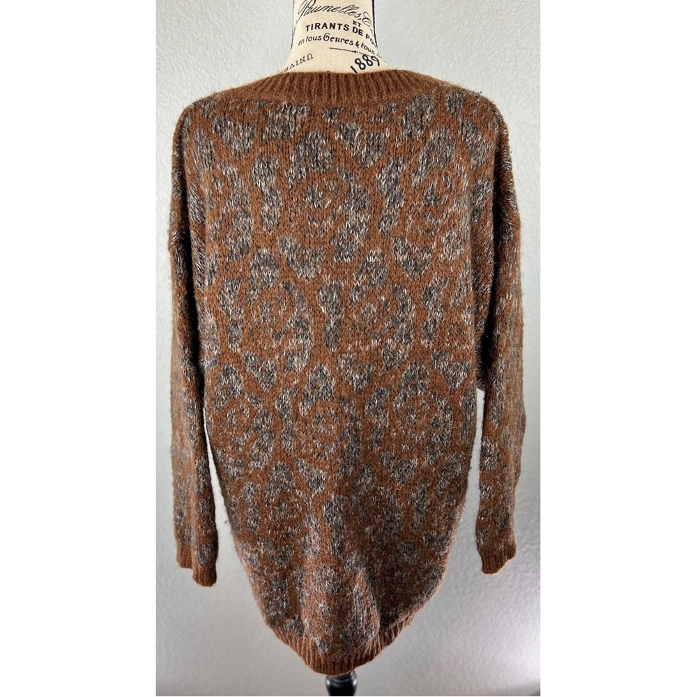 Benetton Vintage 80’s V-Neck Leopard Print Sweater, size Large - Picture 4 of 8